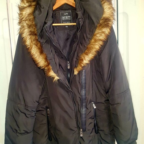 Winter outer zippered coat. - Picture 5 of 5